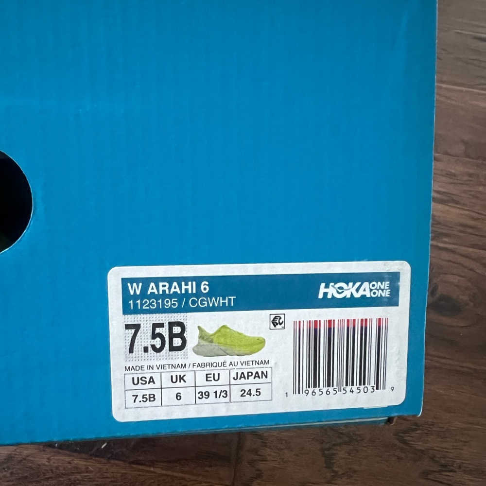 HOKA Arahi 6 FREE. SHIPPING.